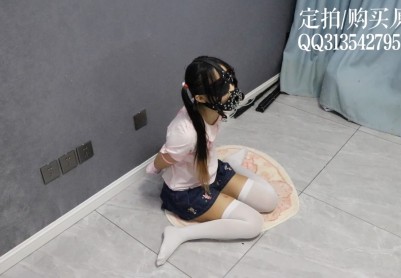 【咕咕原创】【上上强度】极虐6-双马尾美少女超难受硬核脱缚挑战！深喉鼻管打结+马具口枷+胶带包手+海老缚+40kg配重！巨巨巨难受的情况下死命逃脱！