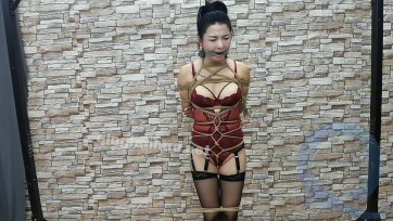 【牧遥工作室】公司销售冠军雅思被老板活活折磨晕死过去