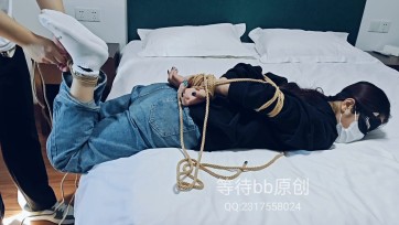 【等待bb】娜娜，白袜捆绑+挠痒